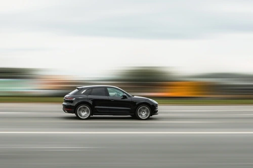 Kennesaw speeding accident lawyer concept, a car speeding on the highway